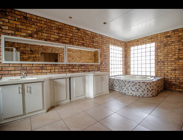 9 BEDROOM FREEHOLD FOR SALE IN RAVENSWOOD
